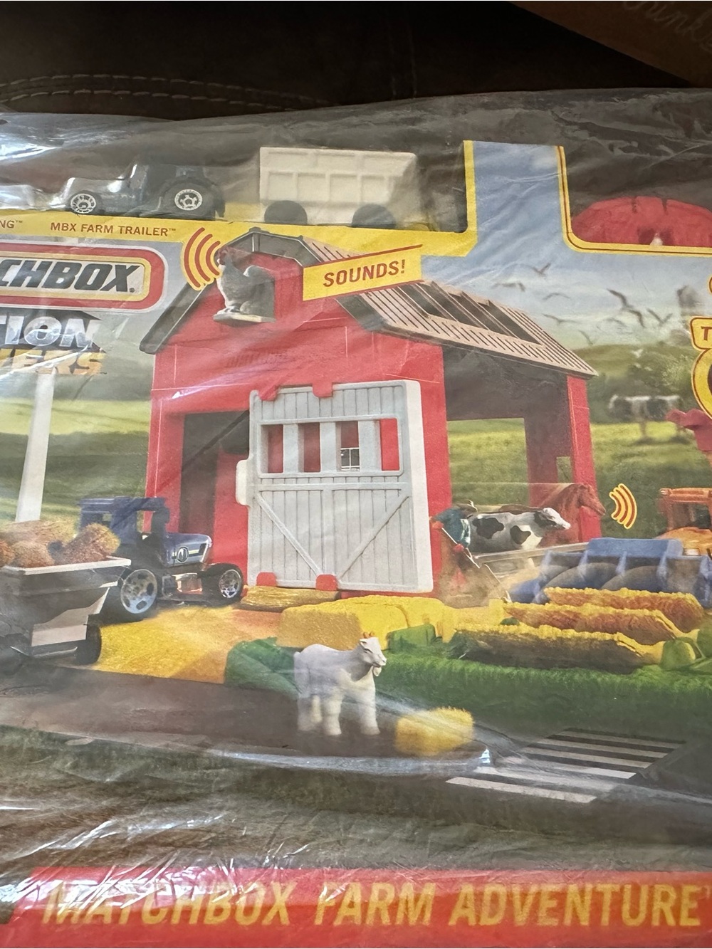 Matchbox Kids Red Farm Playset with White Doors